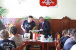 W prezencie burmistrz otrzyma parsol z monachijskimi symbolami