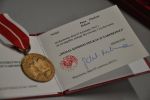 Medal Komisji Edukacji Narodowej dla Burmistrza Paw�a Kolasy