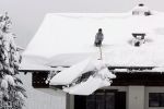 Przypominamy o konieczno�ci usuwania �niegu z dach�w!