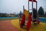 Ochodza. Powsta� nowoczesny plac zabaw, boisko i si�ownia "pod chmurk�"